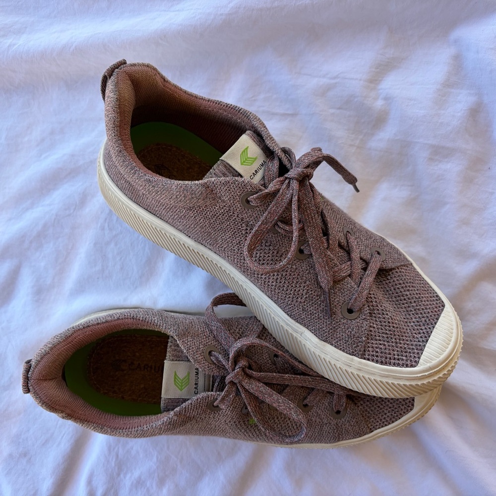 Cariuma IBI Low Knit sneakers blush stone color women’s size 9.5 comfortable